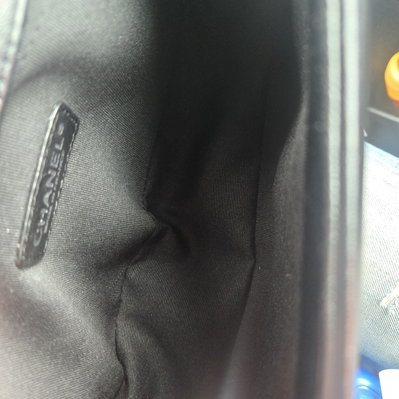 Chanel Black Quilted Leather Shoulder Bag - Picture 7 of 7